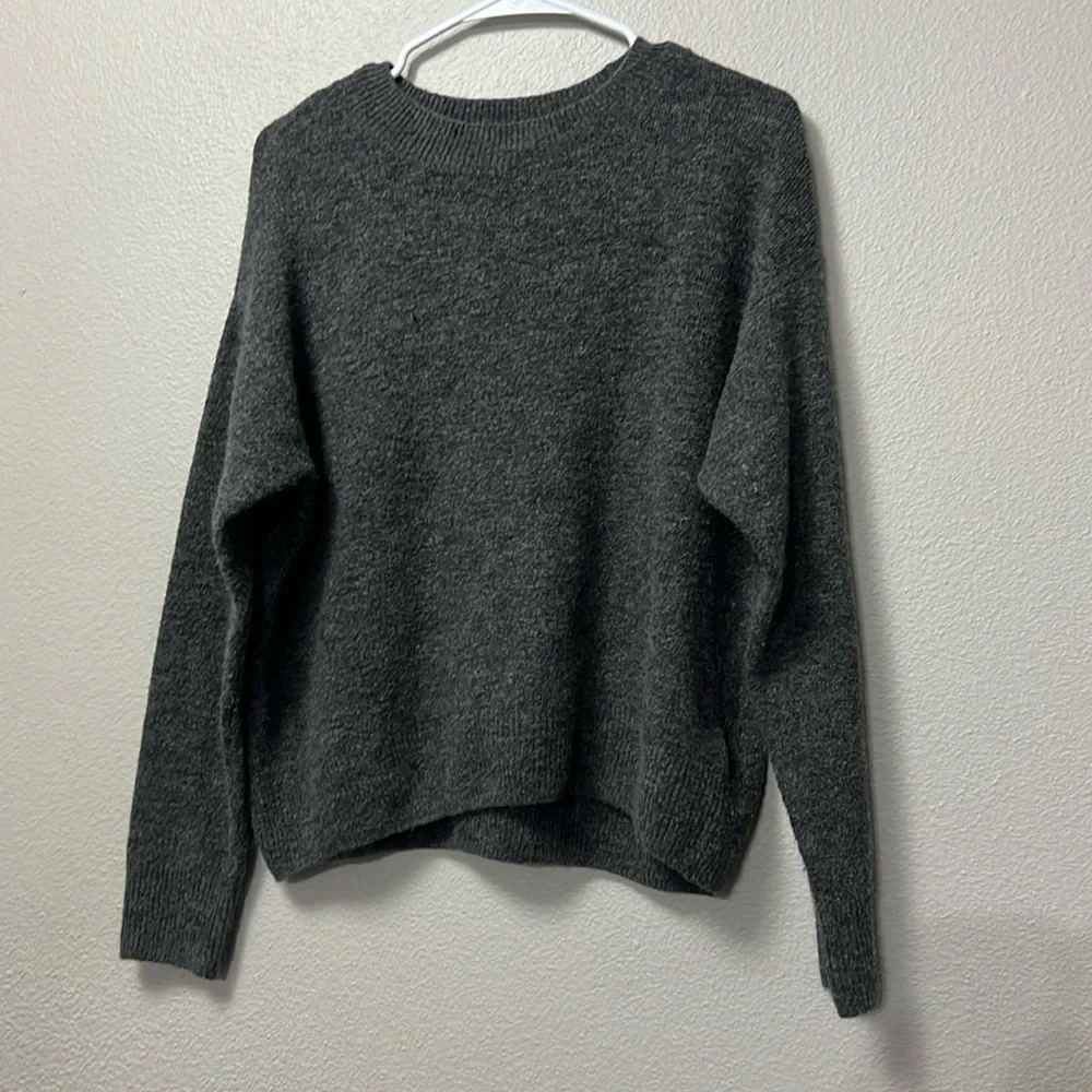 H&M Fine-Knit Sweater - Picture 2 of 11